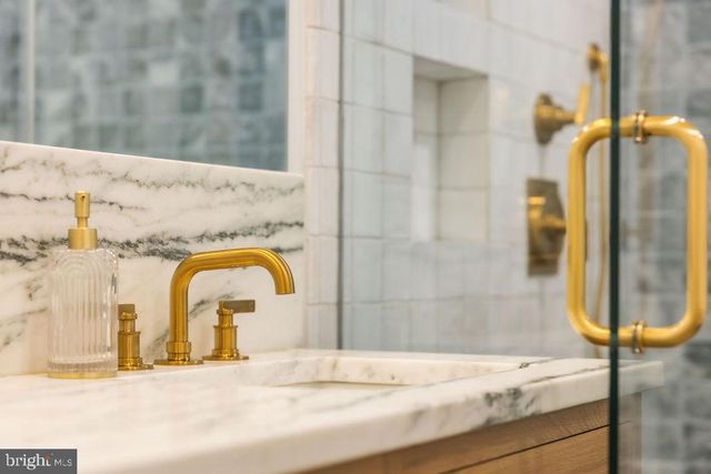 2460 ONTARIO RD NW, Washington, DC 20009