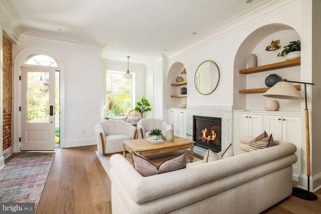 2460 ONTARIO RD NW, Washington, DC 20009