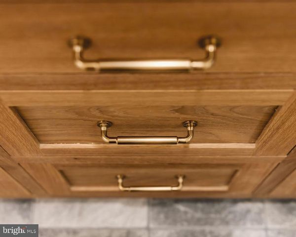 2460 ONTARIO RD NW, Washington, DC 20009