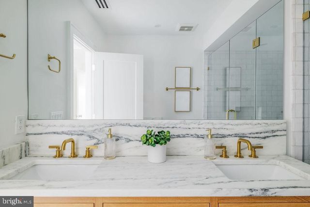 2460 ONTARIO RD NW, Washington, DC 20009