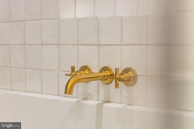 2460 ONTARIO RD NW, Washington, DC 20009