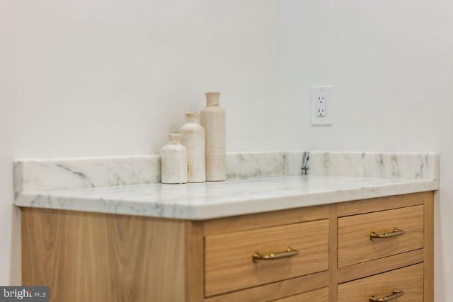 2460 ONTARIO RD NW, Washington, DC 20009