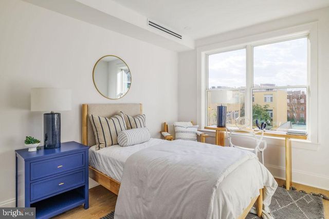 2460 ONTARIO RD NW, Washington, DC 20009