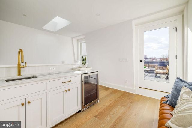 2460 ONTARIO RD NW, Washington, DC 20009