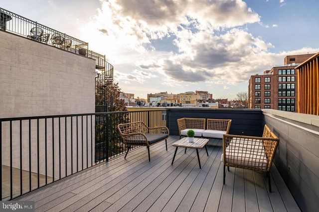 2460 ONTARIO RD NW, Washington, DC 20009