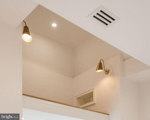 2460 ONTARIO RD NW, Washington, DC 20009