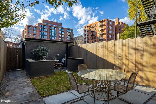 2460 ONTARIO RD NW, Washington, DC 20009