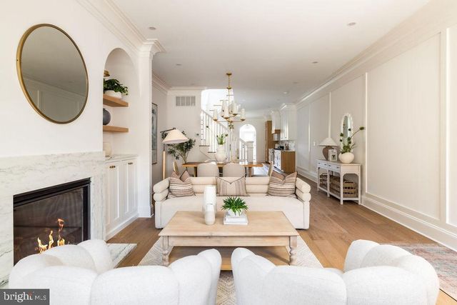 2460 ONTARIO RD NW, Washington, DC 20009