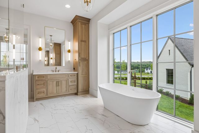 8087 Mountaintop Dr, College Grove, TN 37046