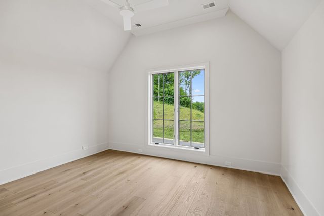 8087 Mountaintop Dr, College Grove, TN 37046