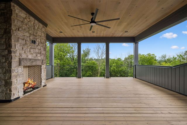 8087 Mountaintop Dr, College Grove, TN 37046