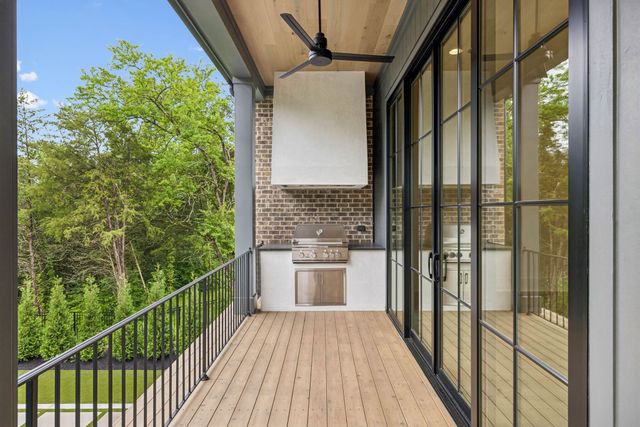8087 Mountaintop Dr, College Grove, TN 37046