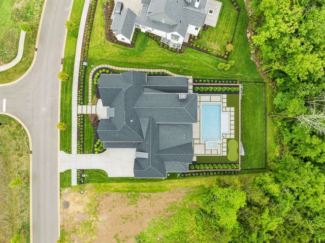 8087 Mountaintop Dr, College Grove, TN 37046