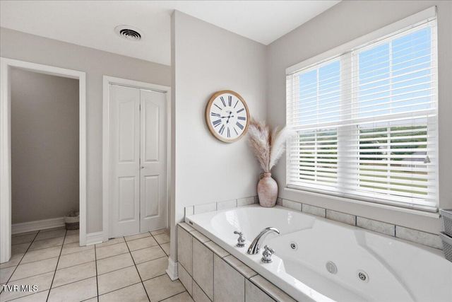 924 Saddle Ridge Lane, Morristown, TN 37814