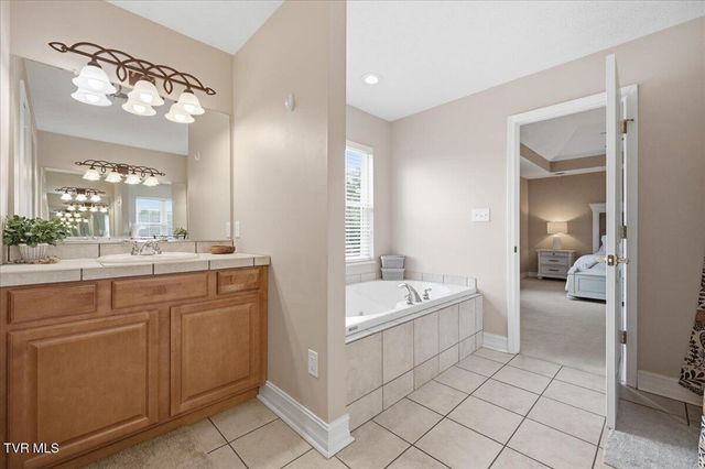 924 Saddle Ridge Lane, Morristown, TN 37814
