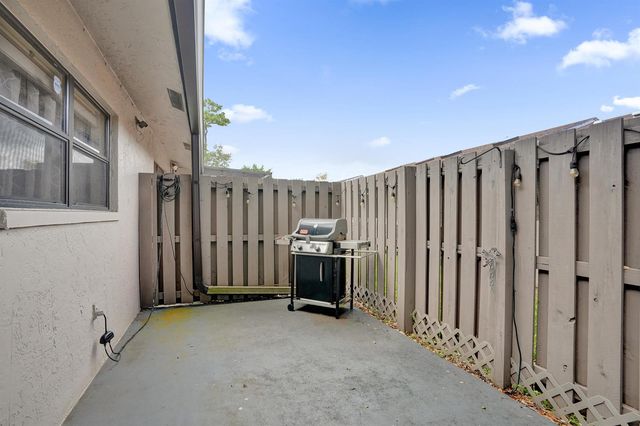 7540 NW 79th Avenue T5, Tamarac, FL 33321