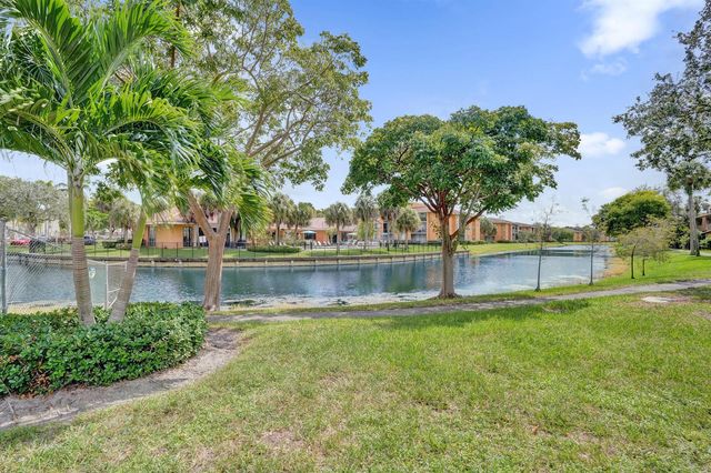 7540 NW 79th Avenue T5, Tamarac, FL 33321