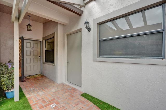 7540 NW 79th Avenue T5, Tamarac, FL 33321