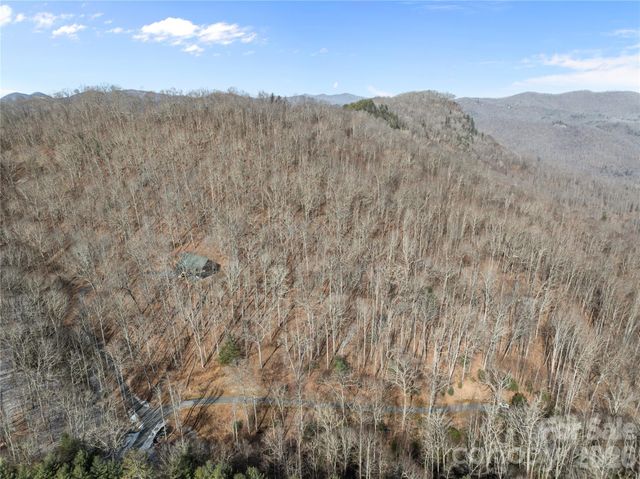 1 bridgestone Drive, Glenville, NC 28736