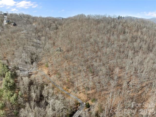 1 bridgestone Drive, Glenville, NC 28736