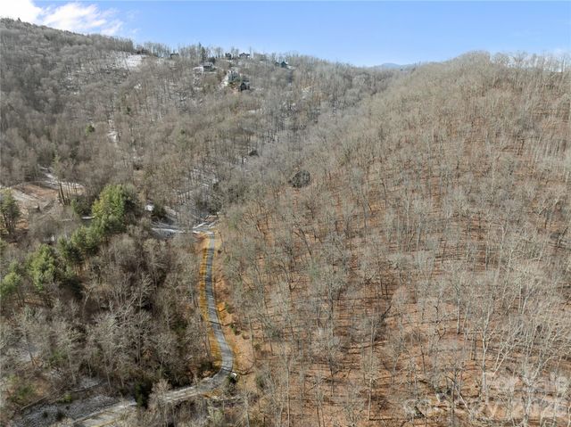 1 bridgestone Drive, Glenville, NC 28736