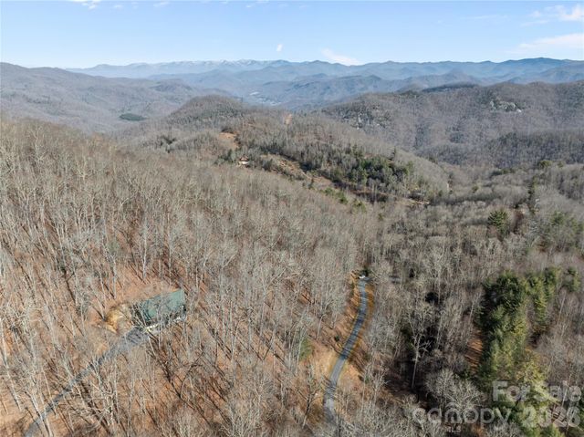 1 bridgestone Drive, Glenville, NC 28736