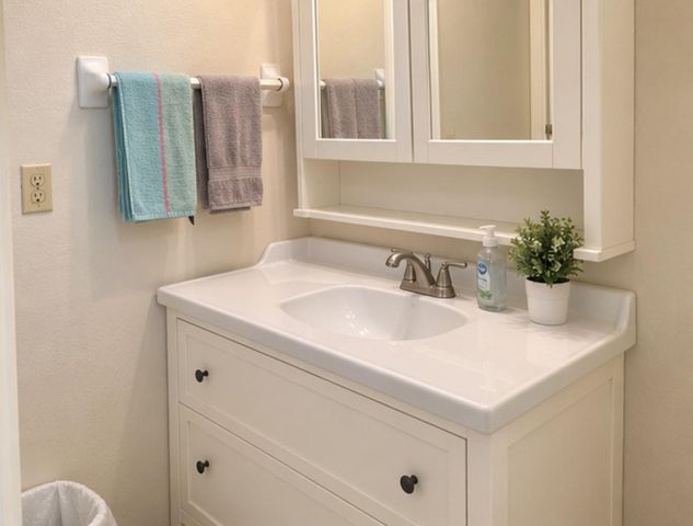 8035 Redbird Lane, Houston, TX 77044