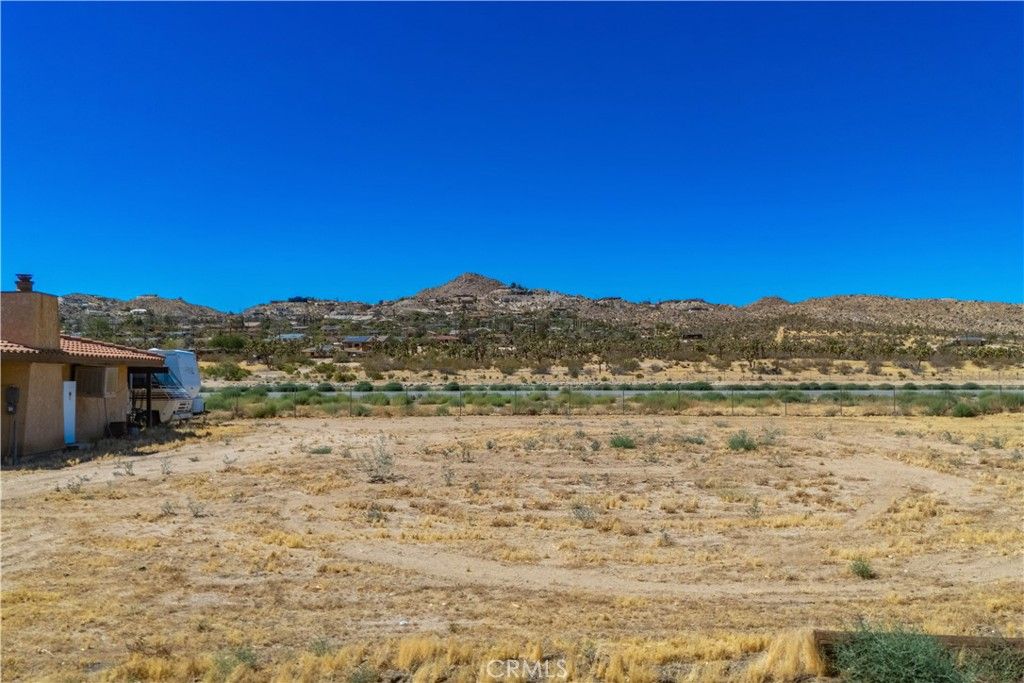 Image 12 of property listing at 6776 Lindbergh Lane, Yucca Valley, CA 92284