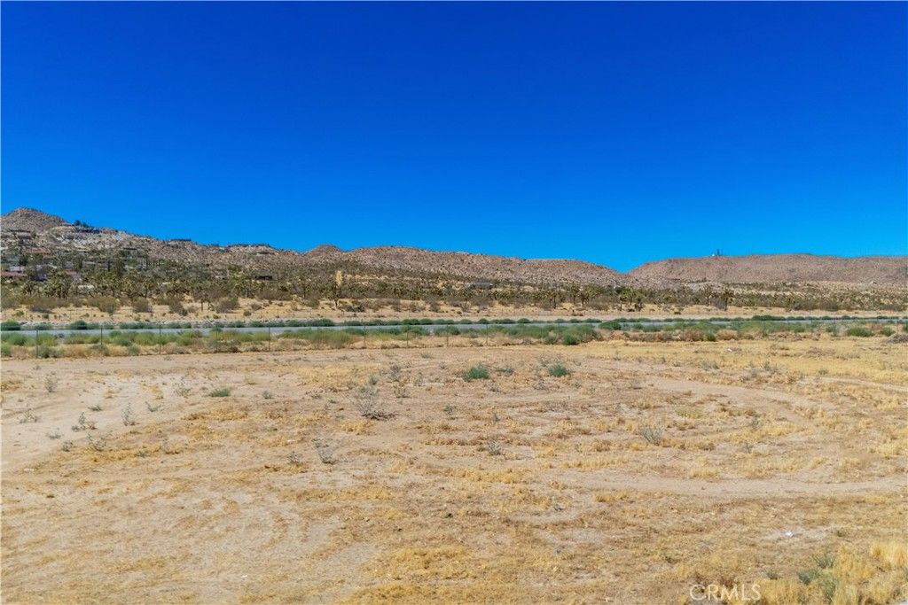 Image 13 of property listing at 6776 Lindbergh Lane, Yucca Valley, CA 92284