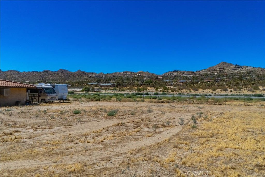 Image 14 of property listing at 6776 Lindbergh Lane, Yucca Valley, CA 92284