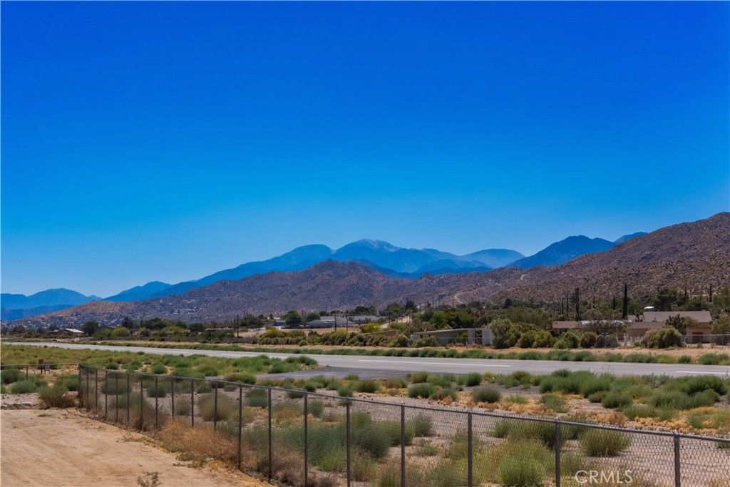Image 18 of property listing at 6776 Lindbergh Lane, Yucca Valley, CA 92284