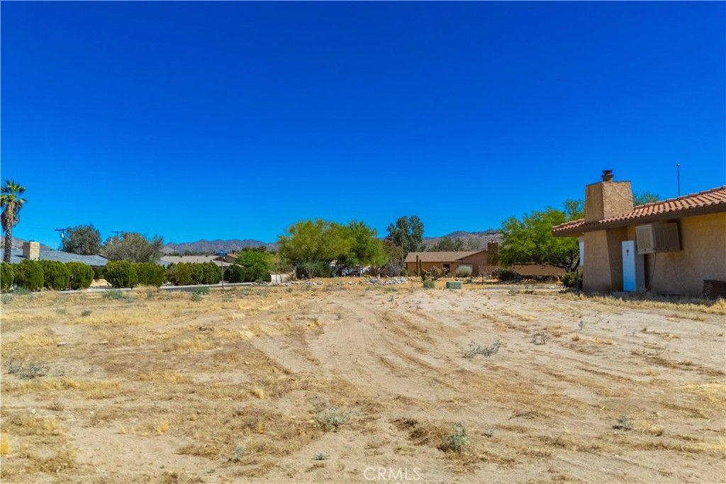 Image 20 of property listing at 6776 Lindbergh Lane, Yucca Valley, CA 92284