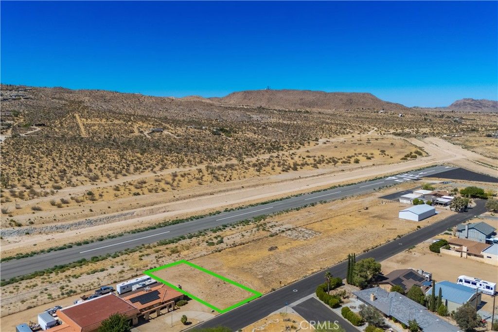 Image 9 of property listing at 6776 Lindbergh Lane, Yucca Valley, CA 92284