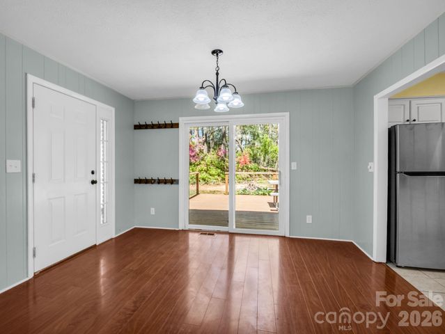 31 Firefly Lane, Saluda, NC 28773