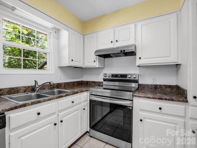 31 Firefly Lane, Saluda, NC 28773