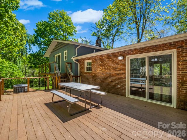 31 Firefly Lane, Saluda, NC 28773