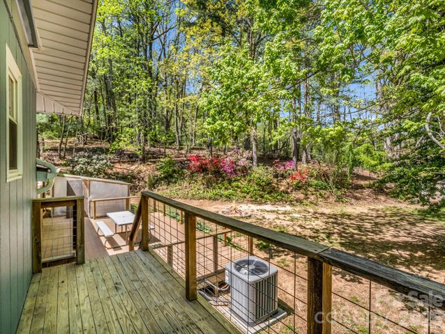 31 Firefly Lane, Saluda, NC 28773