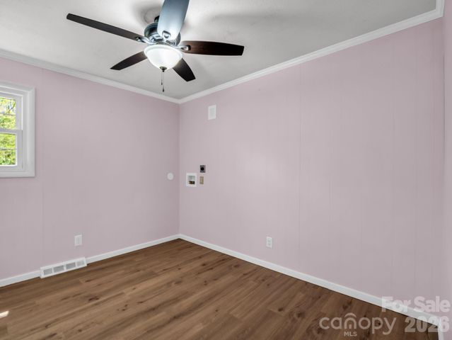 31 Firefly Lane, Saluda, NC 28773