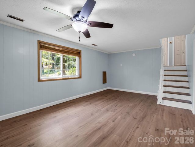 31 Firefly Lane, Saluda, NC 28773