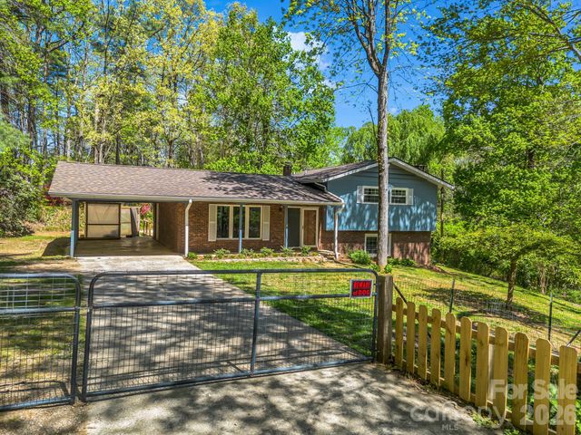 31 Firefly Lane, Saluda, NC 28773