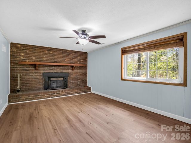 31 Firefly Lane, Saluda, NC 28773