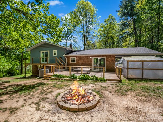 31 Firefly Lane, Saluda, NC 28773