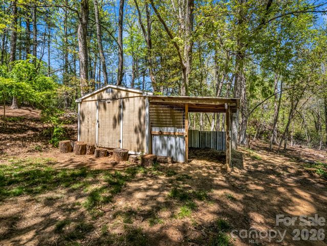 31 Firefly Lane, Saluda, NC 28773