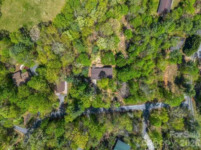 31 Firefly Lane, Saluda, NC 28773