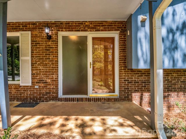 31 Firefly Lane, Saluda, NC 28773