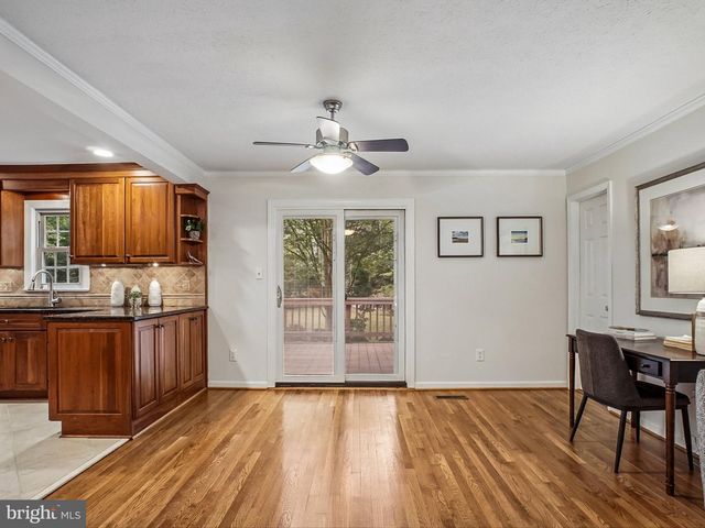12210 LAKE JAMES DR, Oak Hill, VA 20171