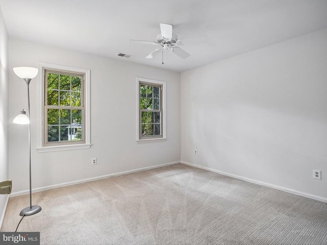 12210 LAKE JAMES DR, Oak Hill, VA 20171