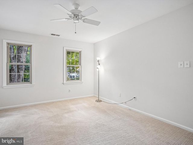 12210 LAKE JAMES DR, Oak Hill, VA 20171