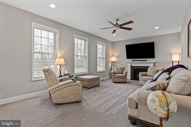 2391 AUSTIN AVE, Chambersburg, PA 17202