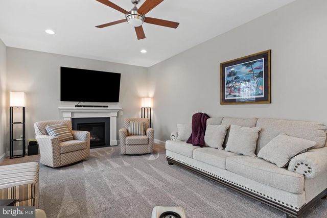 2391 AUSTIN AVE, Chambersburg, PA 17202